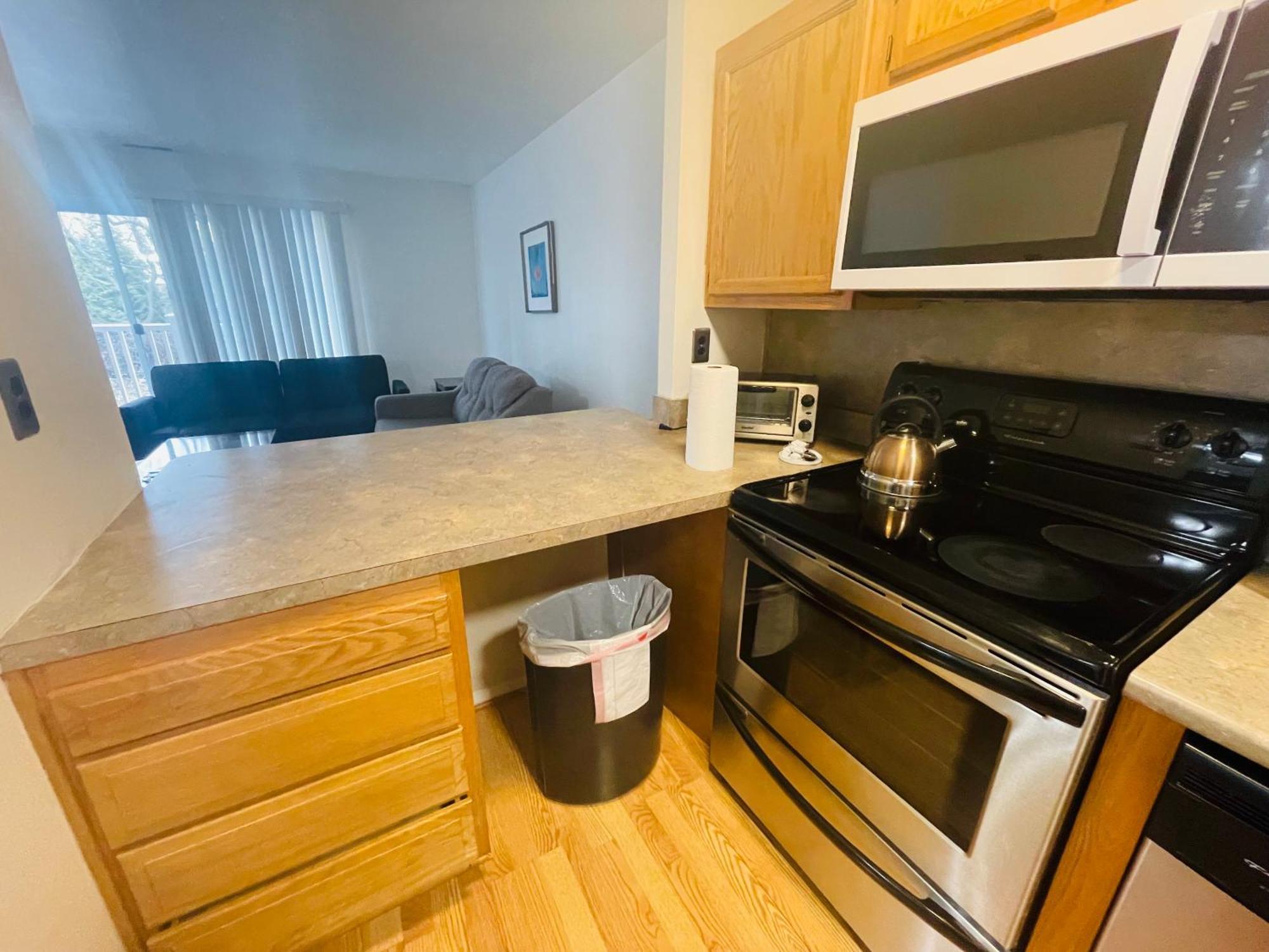 Large, Clean, Comfortable, 1br Near Einstein Hos Apartment
