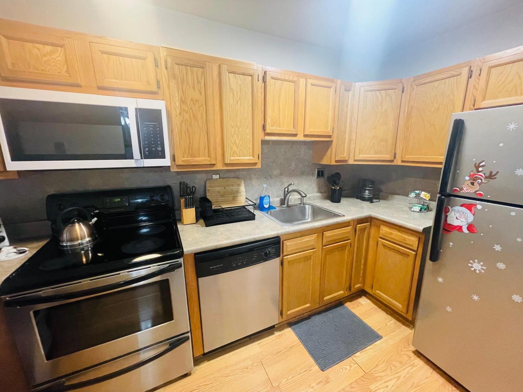 Large, Clean, Comfortable, 1br Near Einstein Hos Apartment *